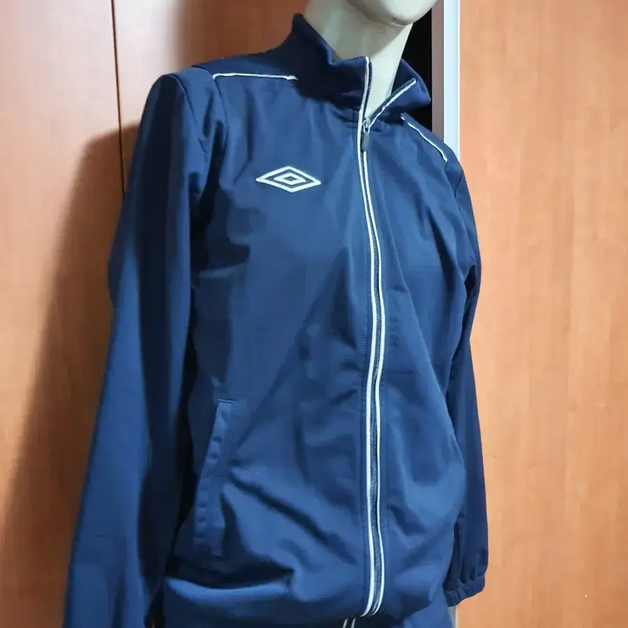 UMBRO 남성트레이닝셋트 L사이즈