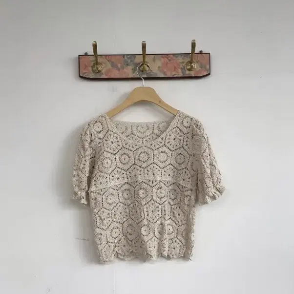 오이니(oinii) Crochet puff blouse 베이지