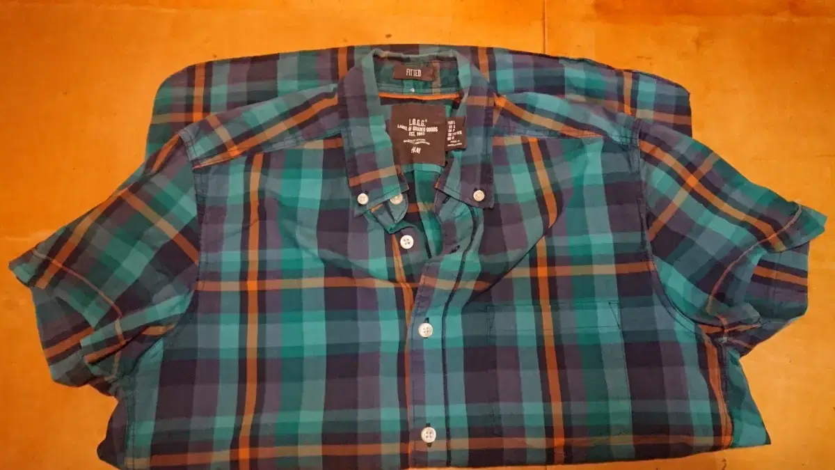 2 H&M short-sleeved plaids (brand new)