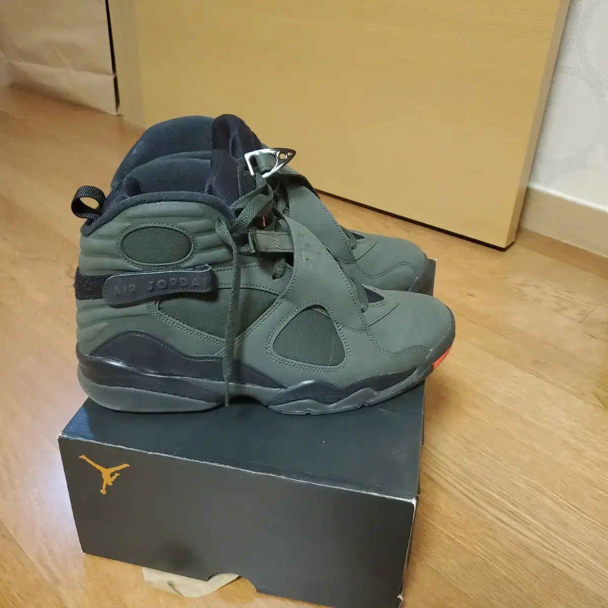 [285] Jordan 8 Nike Jordan 