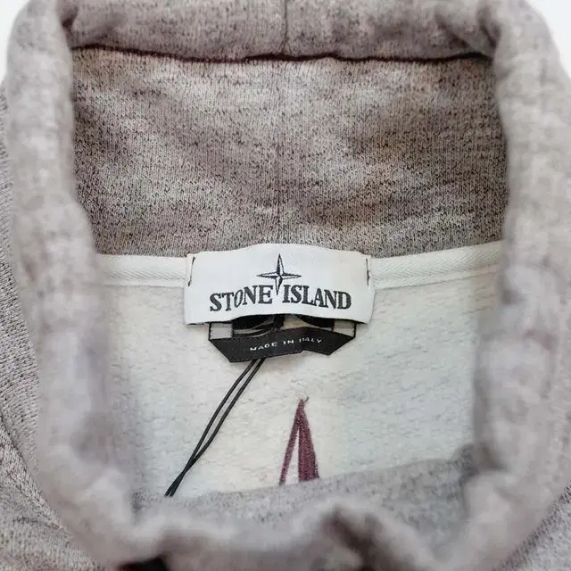 스톤아일랜드 (Stone Island) 긴팔 폴라 스웻셔츠 L 사이즈