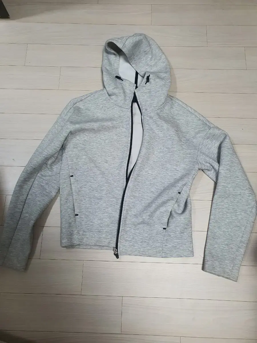 UNIQLO zip-up