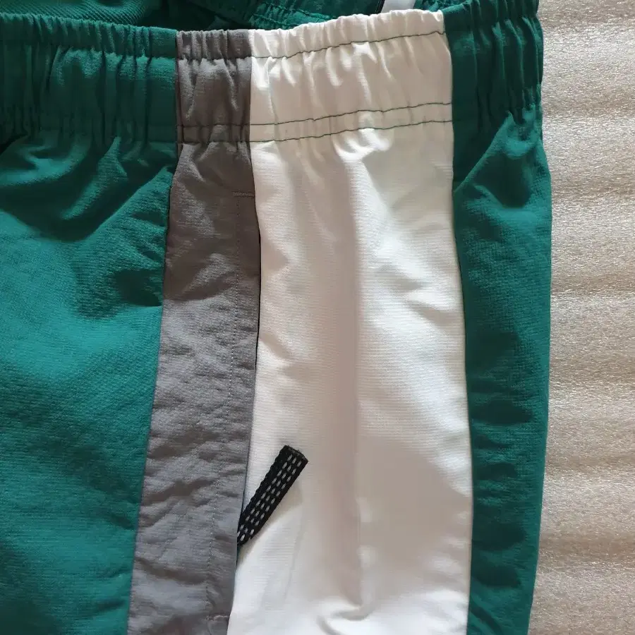 택세일가 71,400원 최저 아디다스 EQT WIND PANT 러닝바지