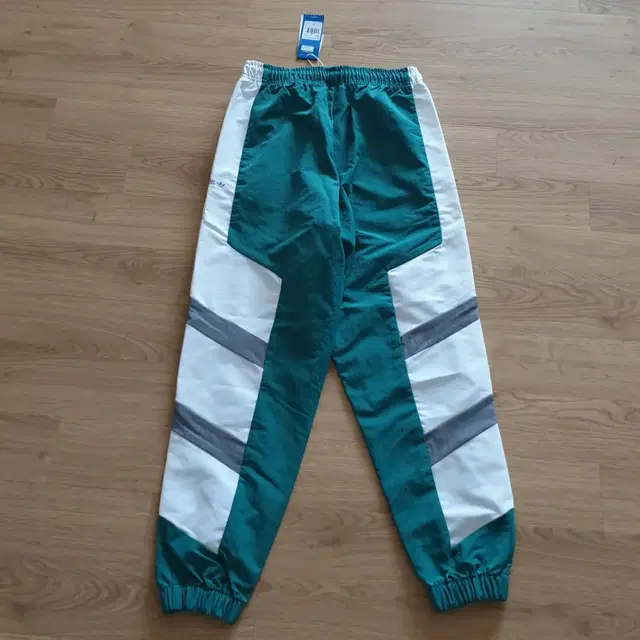 택세일가 71,400원 최저 아디다스 EQT WIND PANT 러닝바지