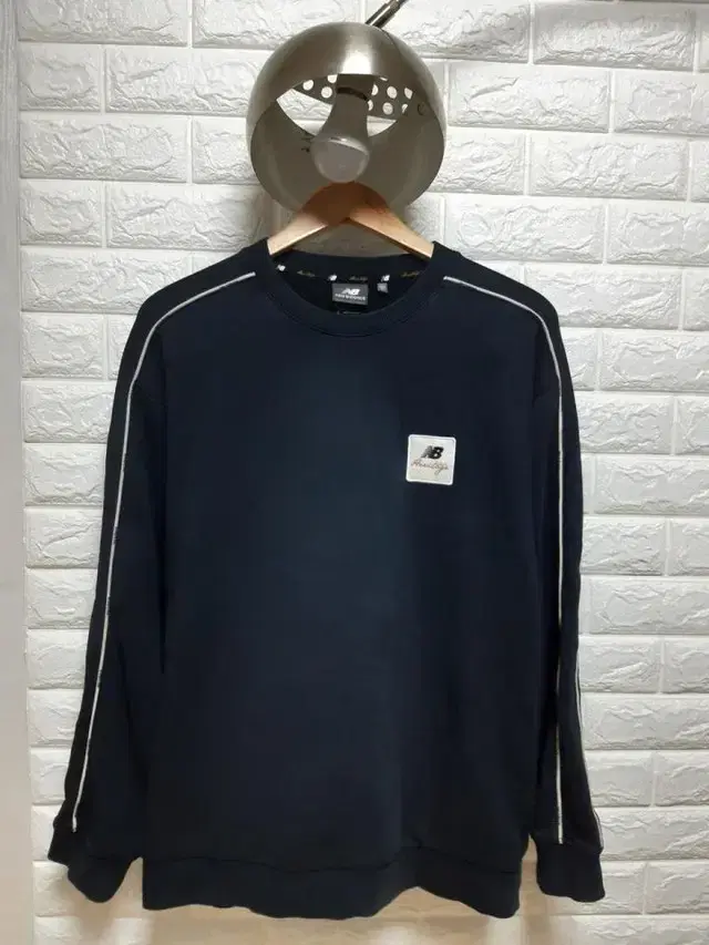 New Balance Man to Man (L) (Black) (Wanwon Shop)