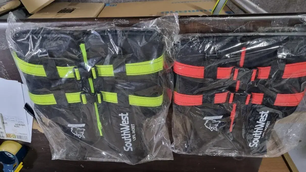 [NEW] Southwest Life Jacket (Size L/M)