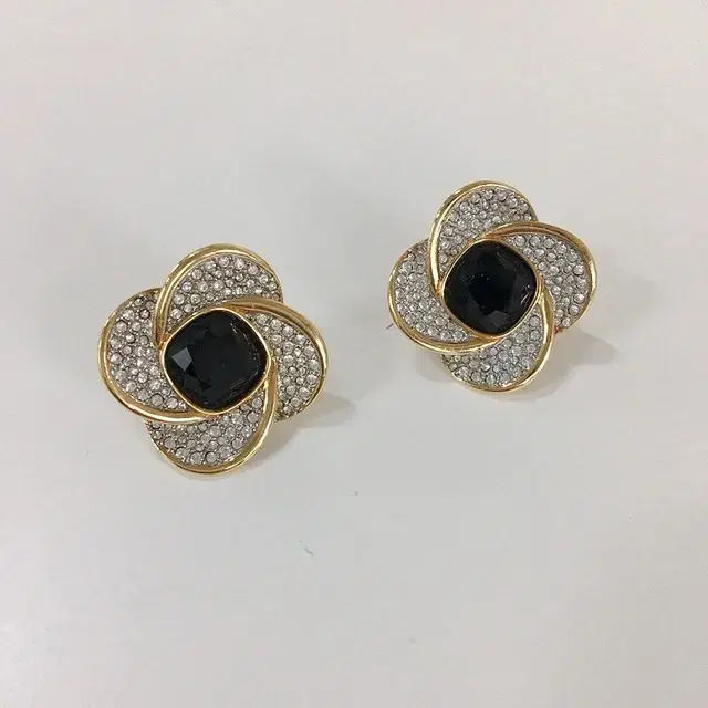 1980S SWAROVSKI 귀걸이