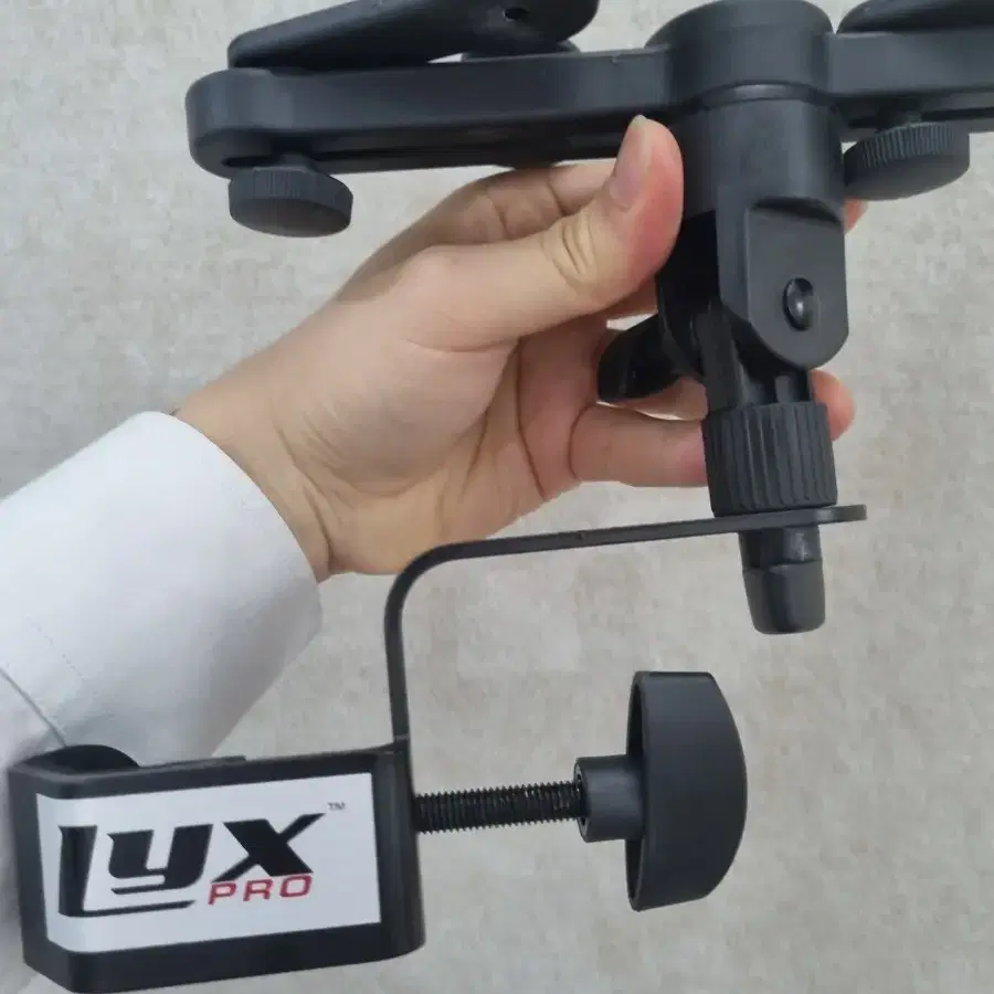 Lyx pro holder