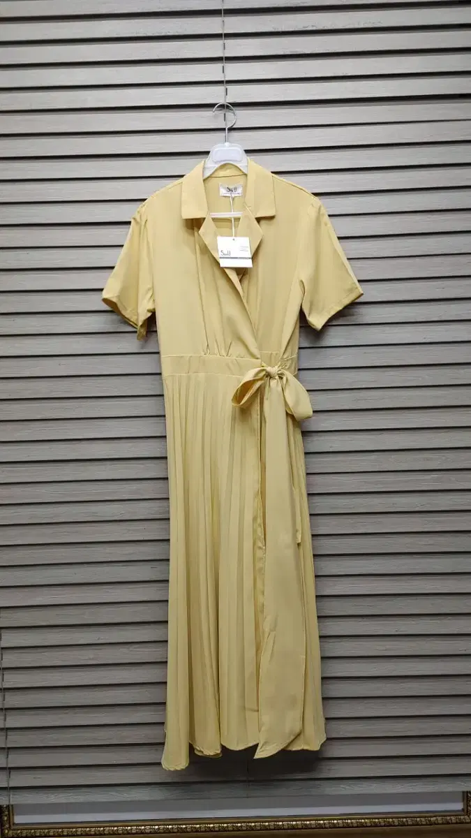 SeeU Long Pleated ONEPIECE (New