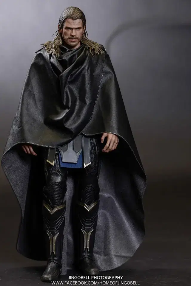 Hot Toys Dark World Thor Cape for 12