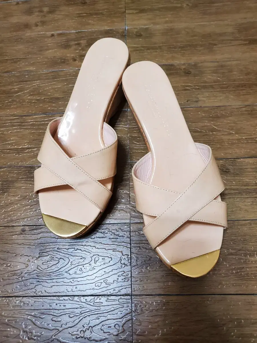 Chaussure Lapin 에나멜 슬리퍼230