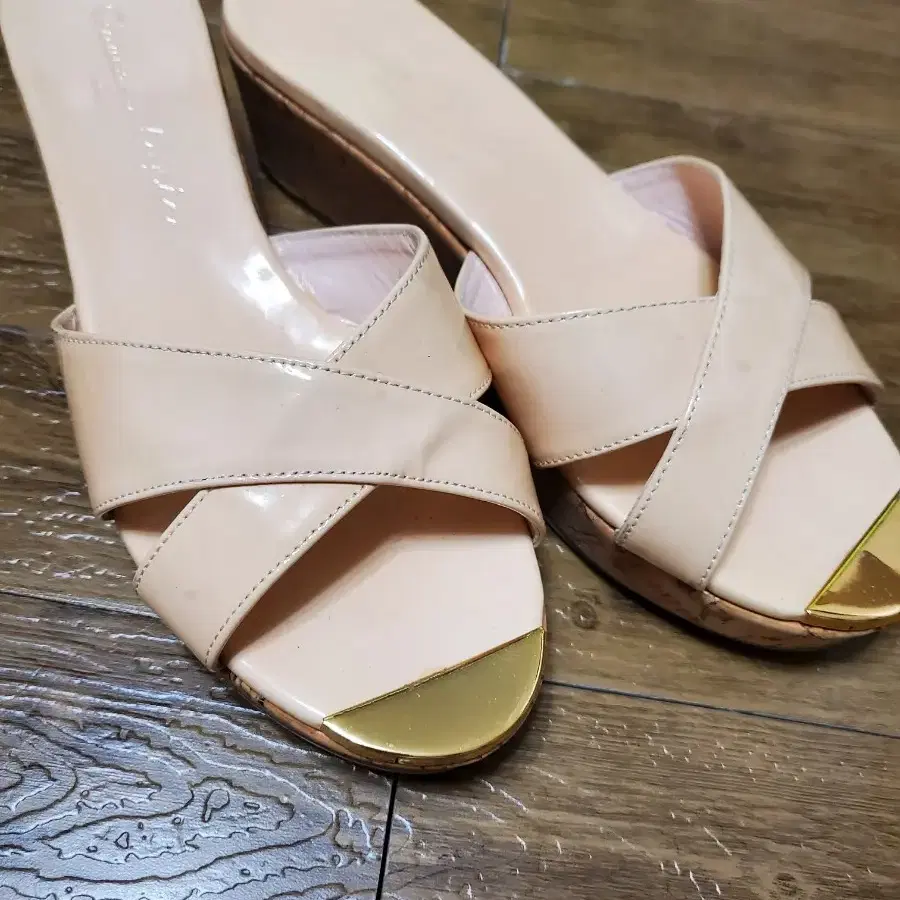 Chaussure Lapin 에나멜 슬리퍼230