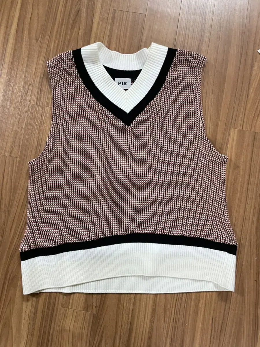 PIK Peak Knit Vest