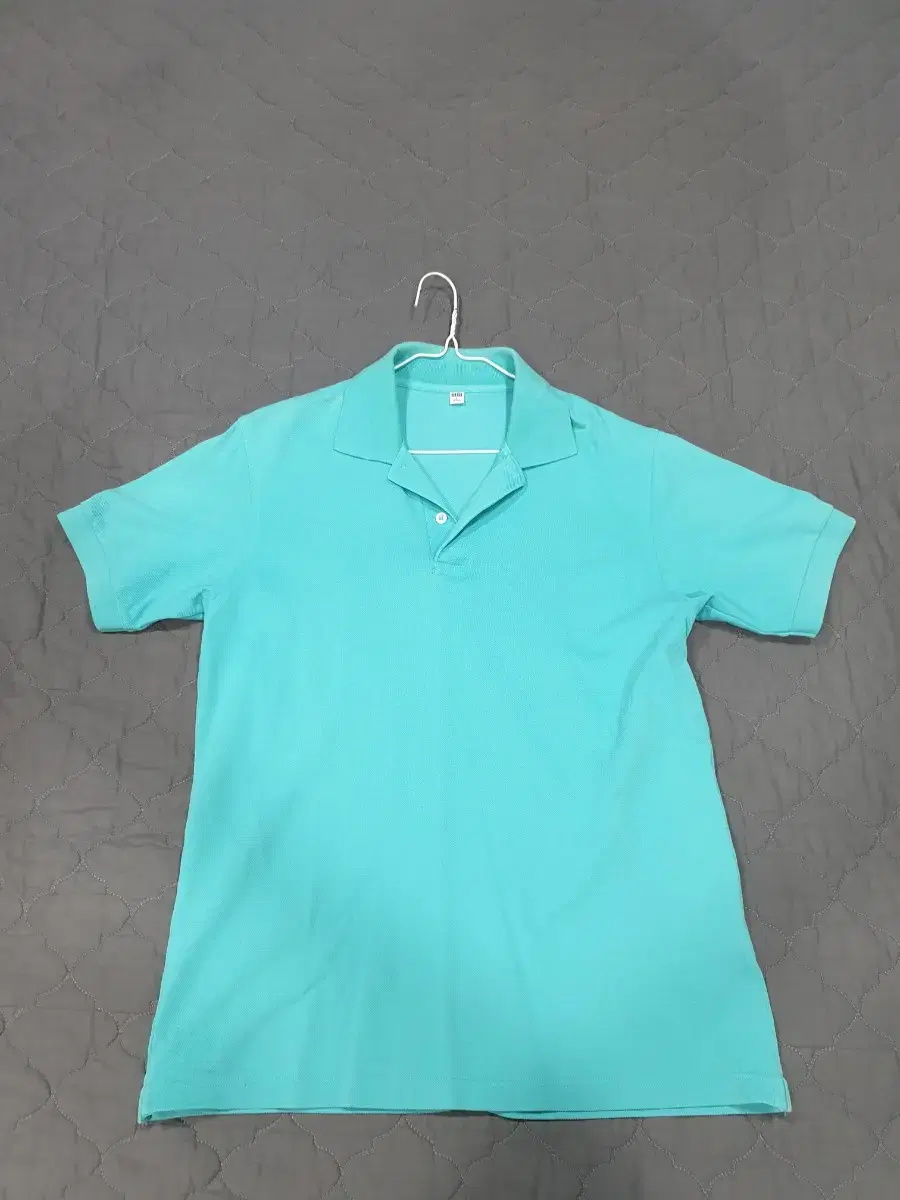 UNICLO Mint colored Uniqlo vahn