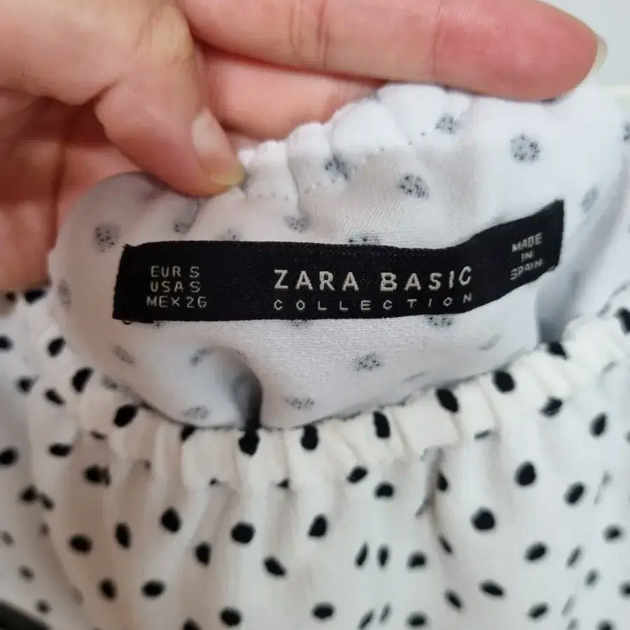 (가격내림)ZARA 자라 땡땡이 오프숄더 원피스