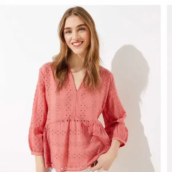 로프트 NWT Eyelet Split Neck Peplum Blouse