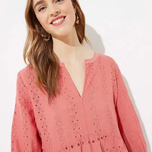 로프트 NWT Eyelet Split Neck Peplum Blouse