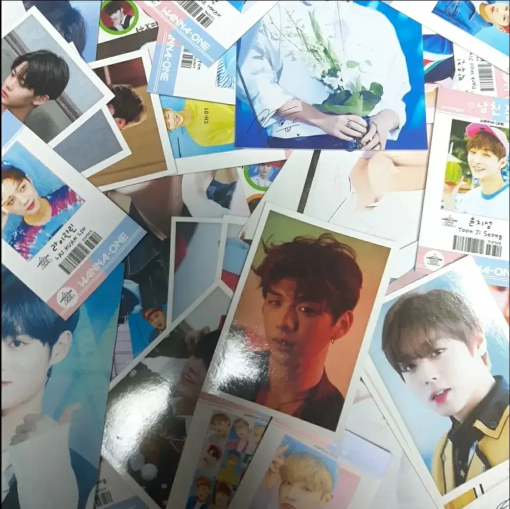 Sell Wanna One unofficial goods 