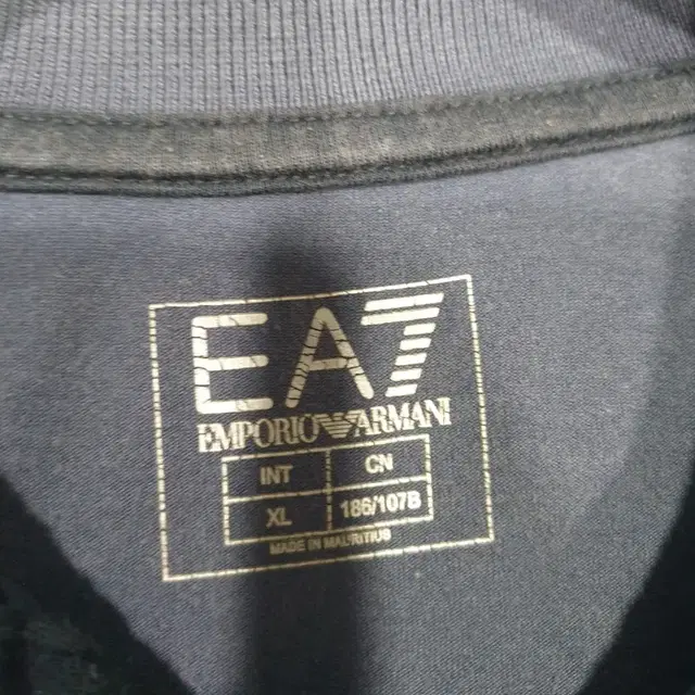 EMPORIO ARMANI 카라티