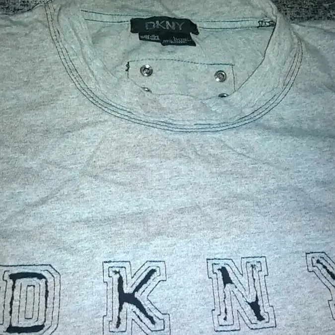 100 DKNY 반팔