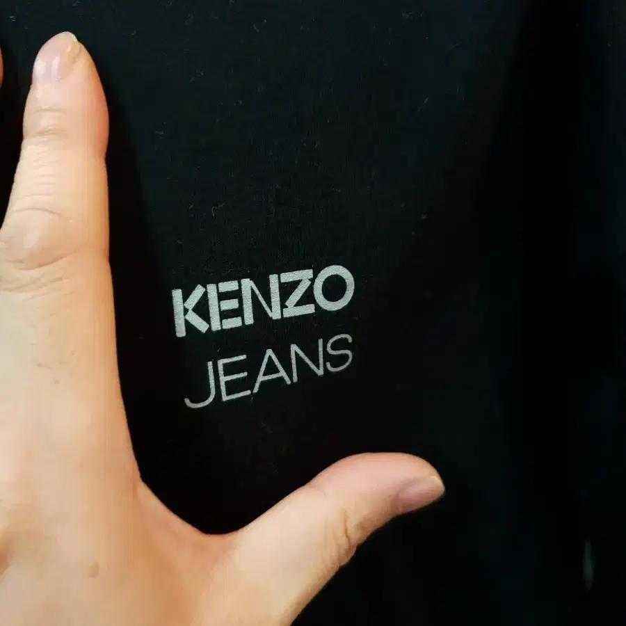 겐조  빅로고 블랙 반팔티 kenzo