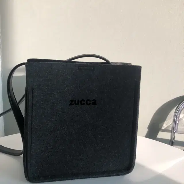 ZUCCA 울펠트 가방 팝니다