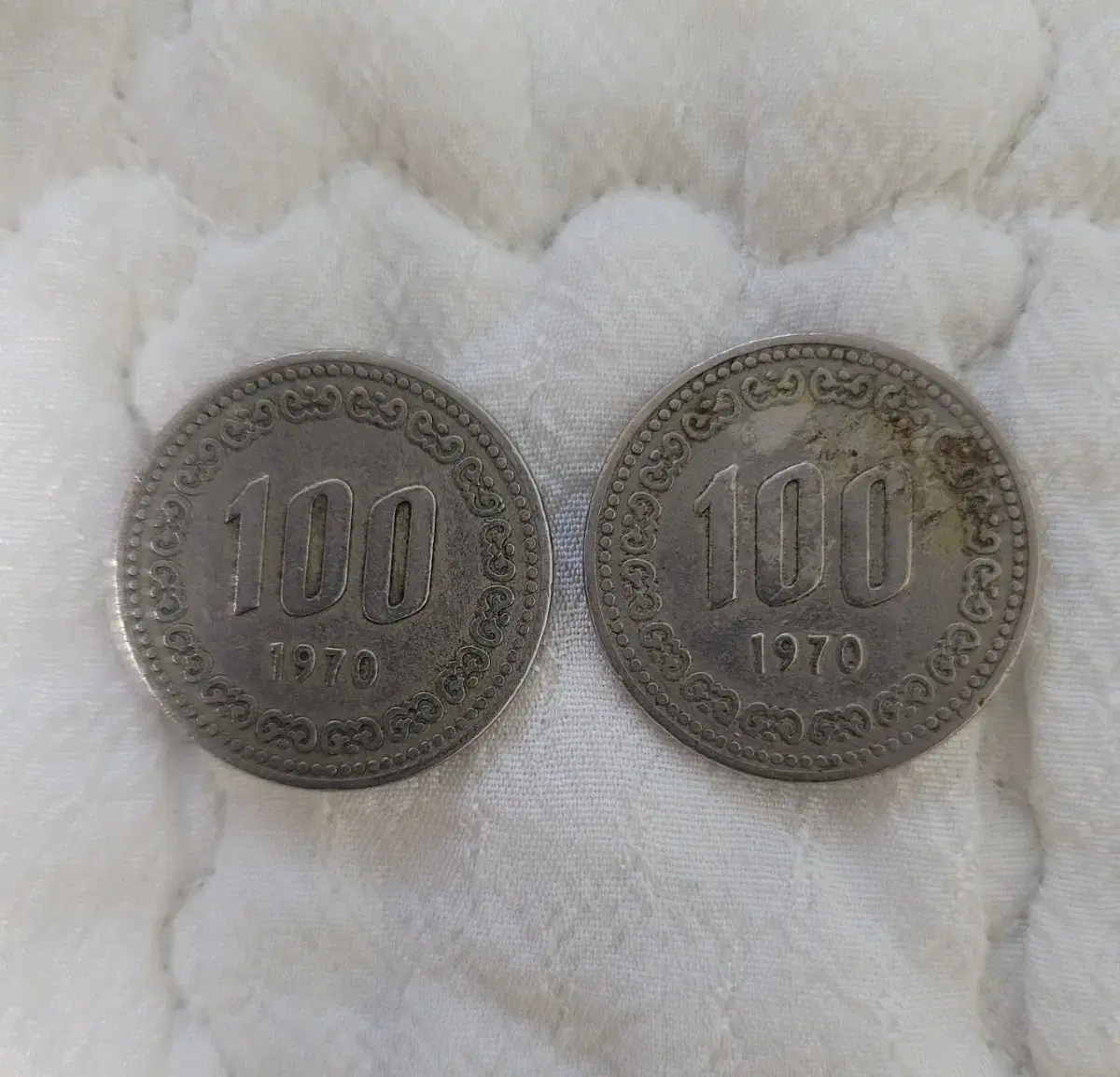 Rare coin1970 100 won2 pieces