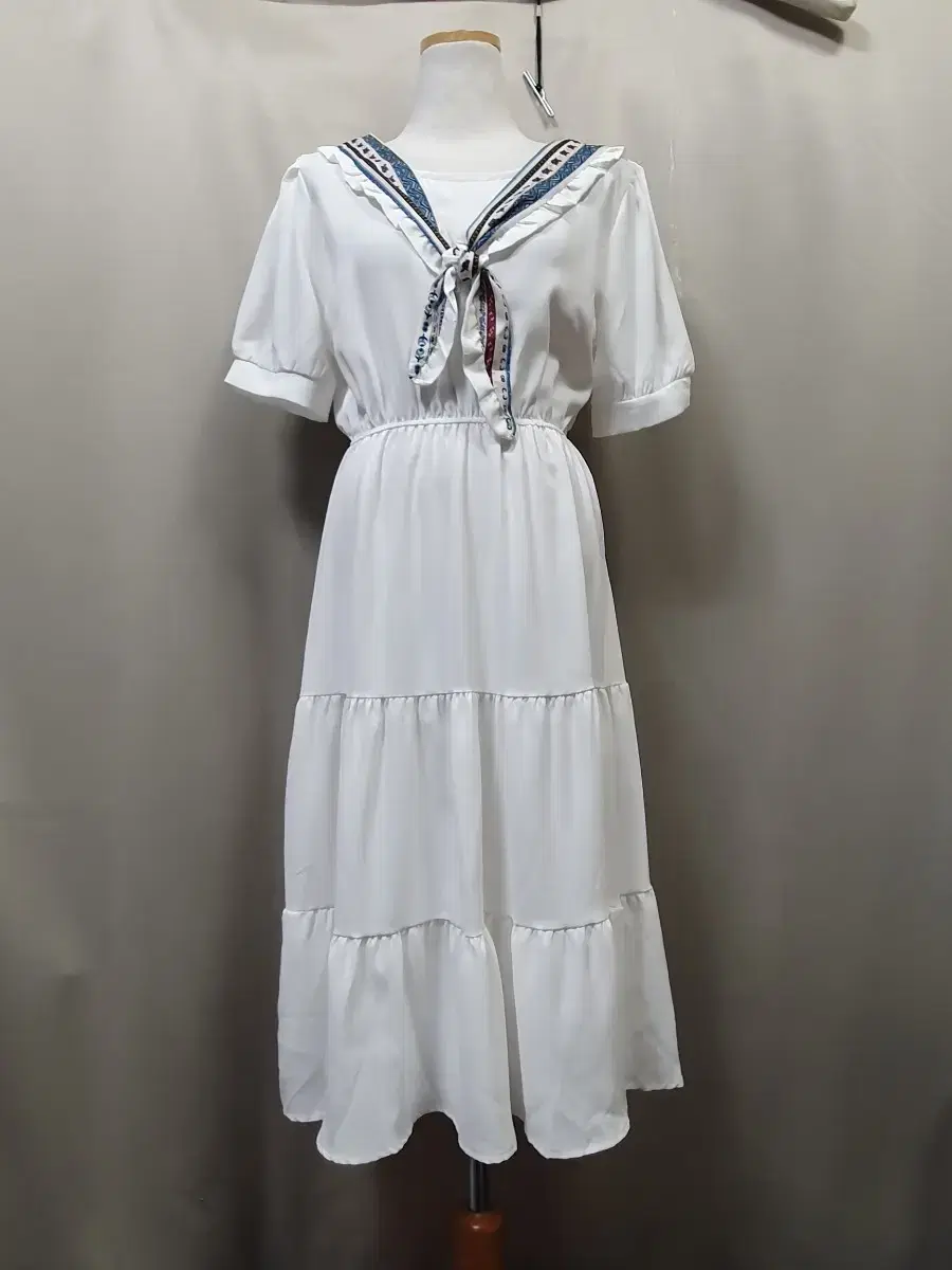 Special Offer) B6489 Thai Long ONEPIECE. KANGKANG. WHITE