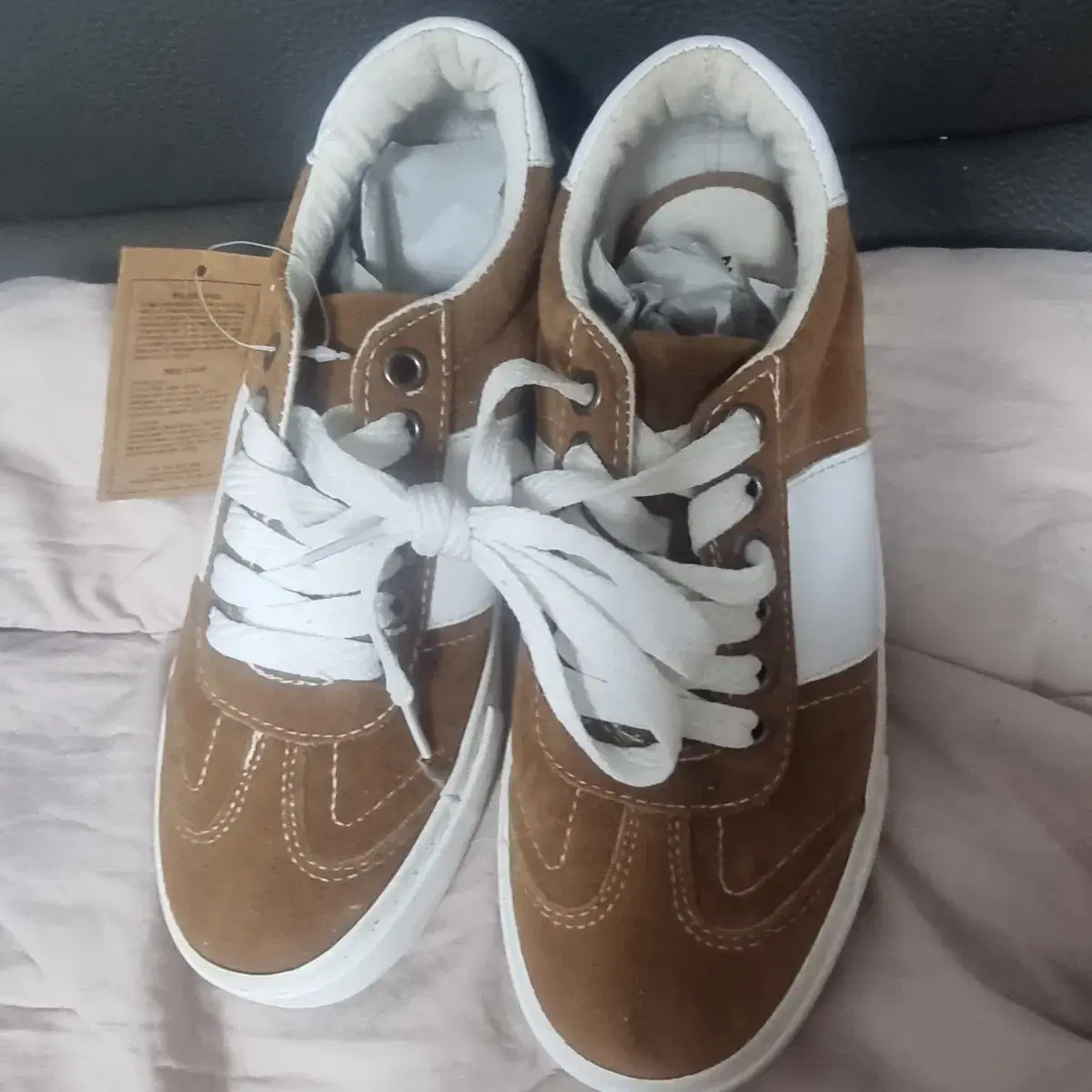 Schoopen sneaker size 230