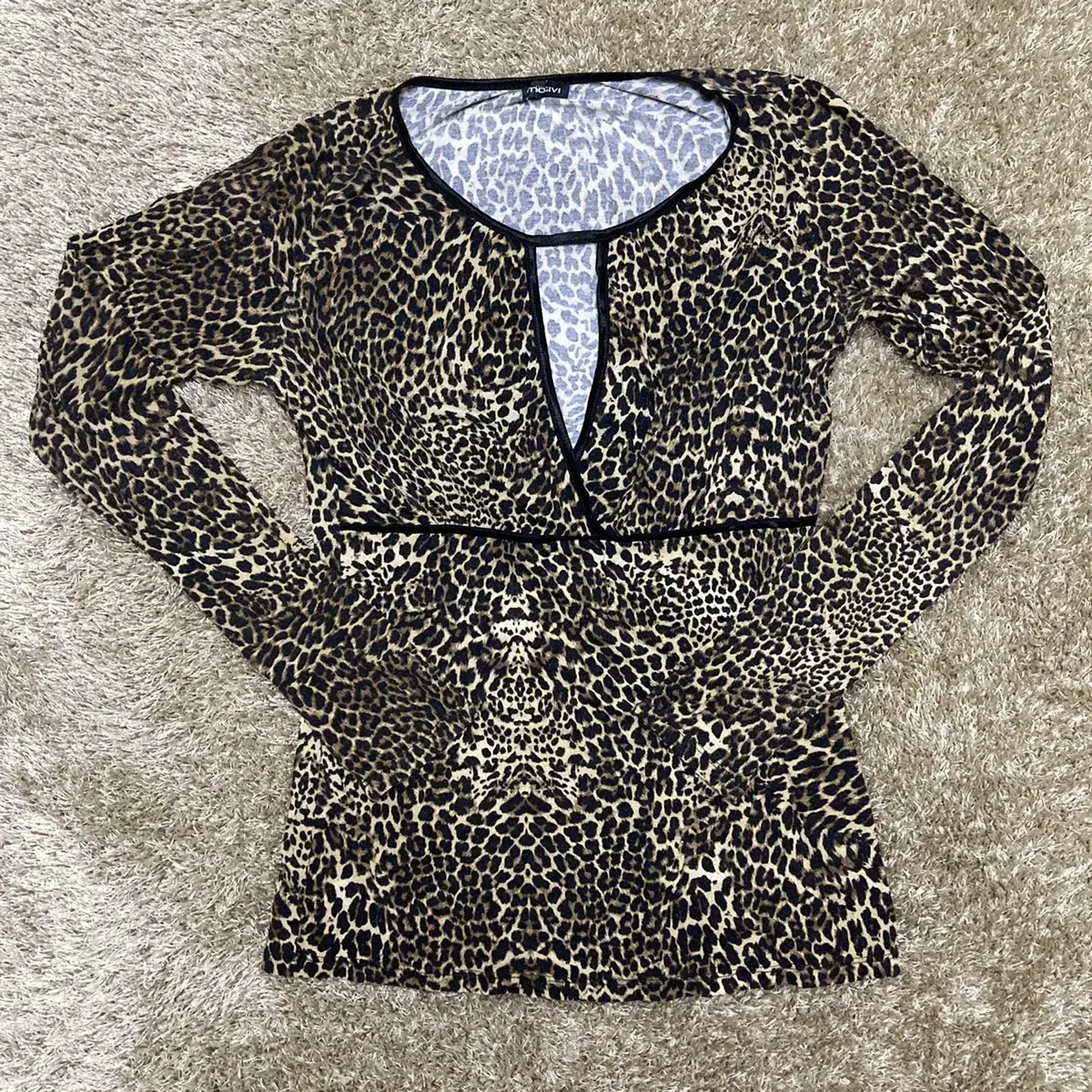 Leopard Print Chest Open Long Sleeve Tee