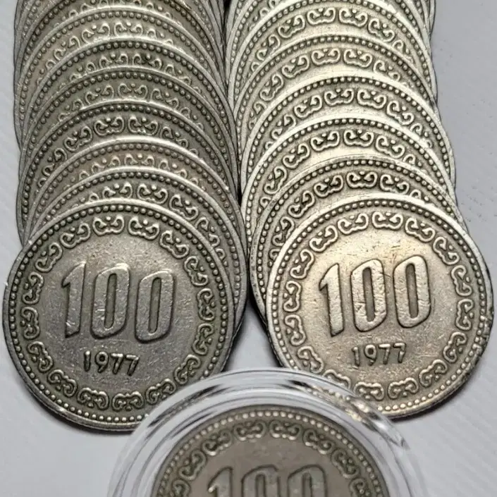 1977년도 100원 화폐 동전 옛날돈 주화