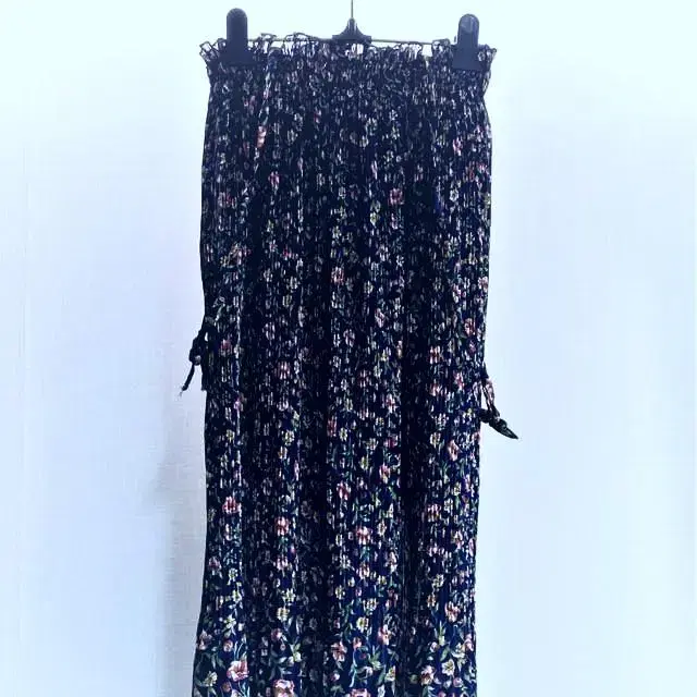 [S 55] Agape Navy Flower Pleated Banded Long Skirt /Shoulder Straps