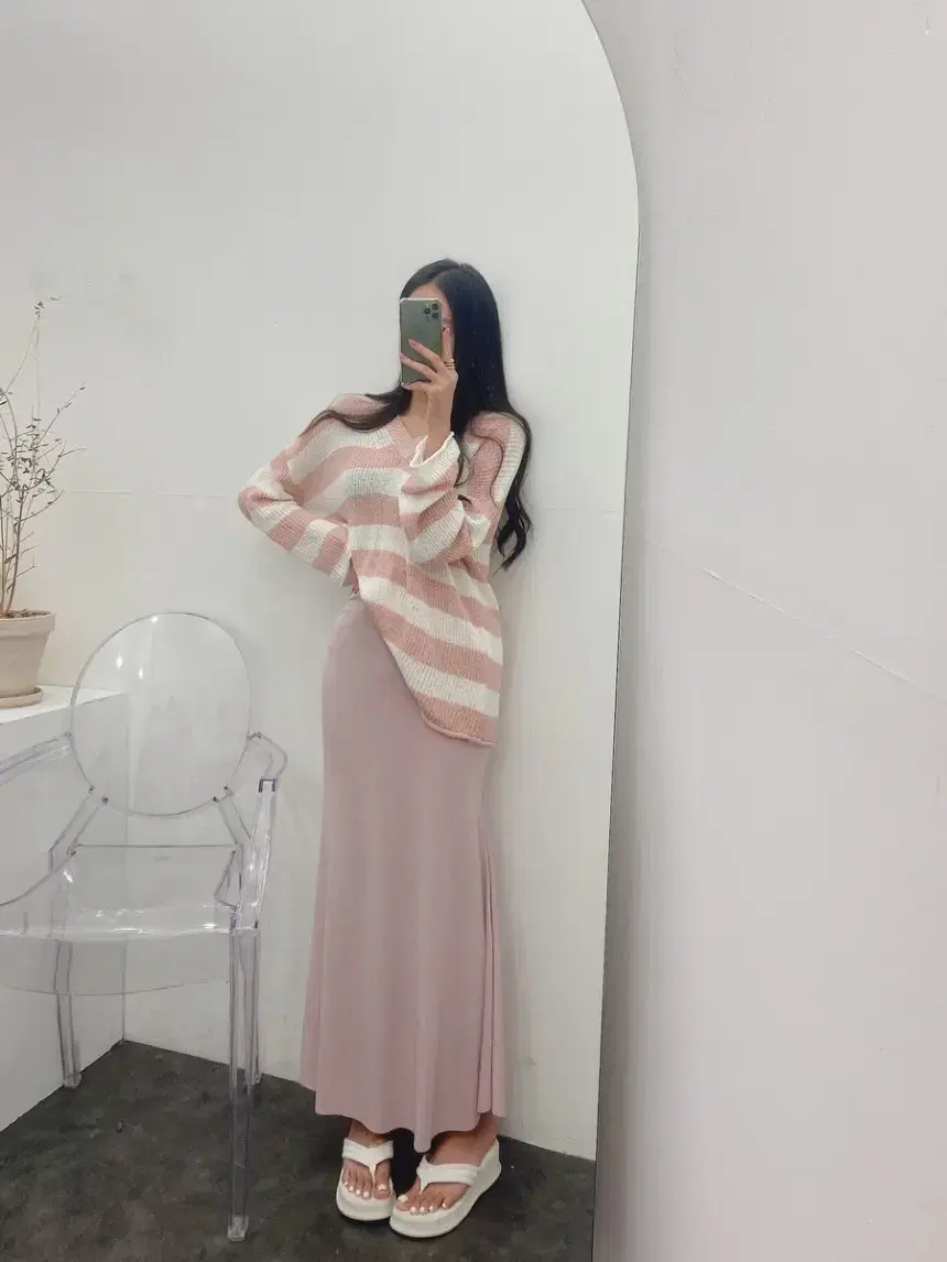 V-neck net stripe knit long mermaid skirt two-piece set yeoreum cuancu