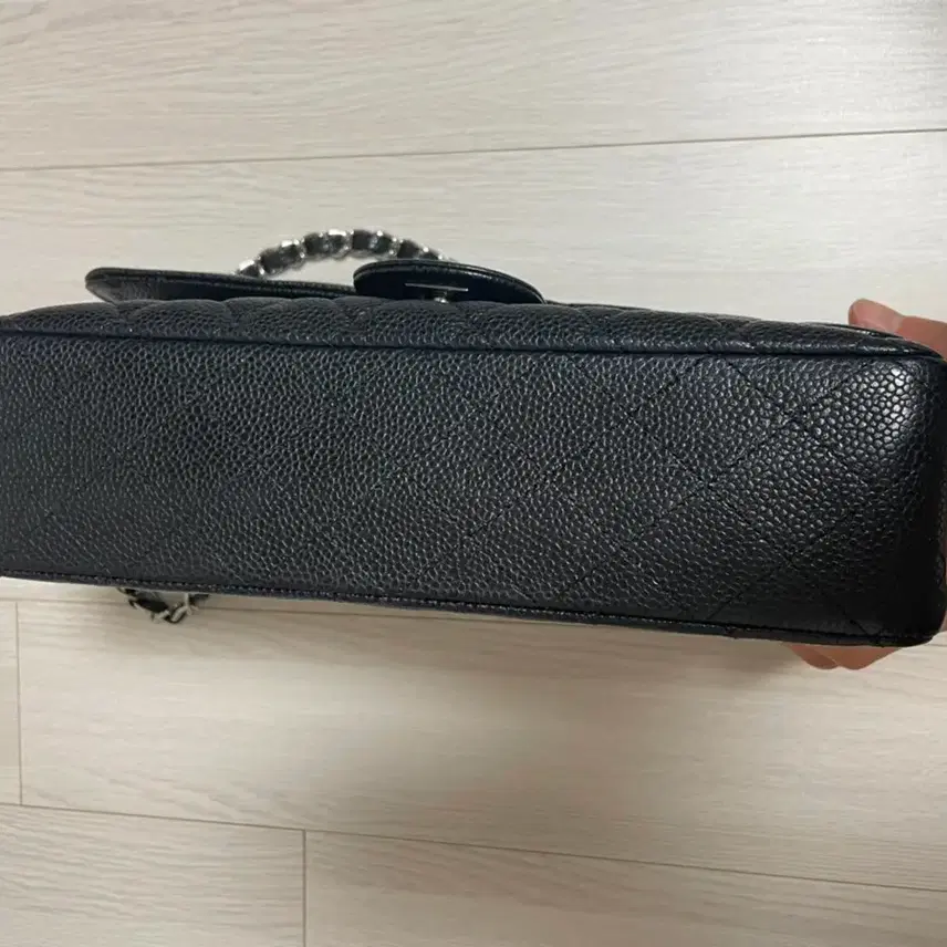 샤넬 샤넬클래식캐비어은장미듐 사진 3