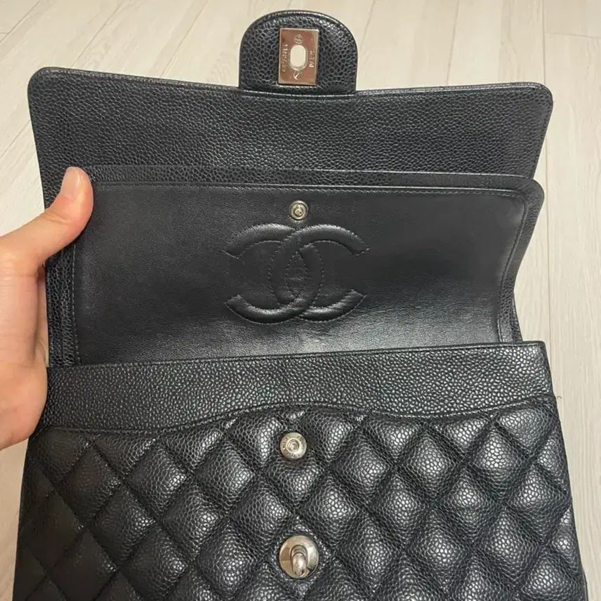 샤넬 샤넬클래식캐비어은장미듐 사진 5