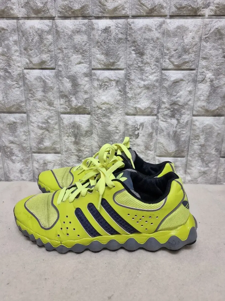 Adidas men's sports shoes