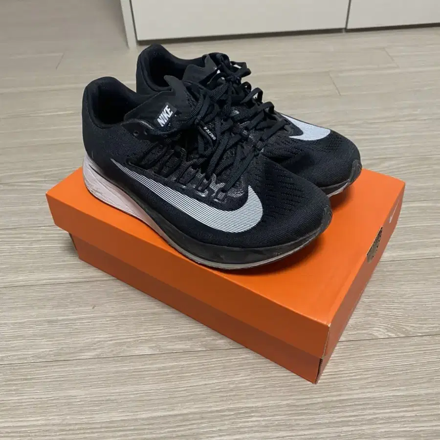 nike zoom fly 나이키 240 운동화 팝니다. 