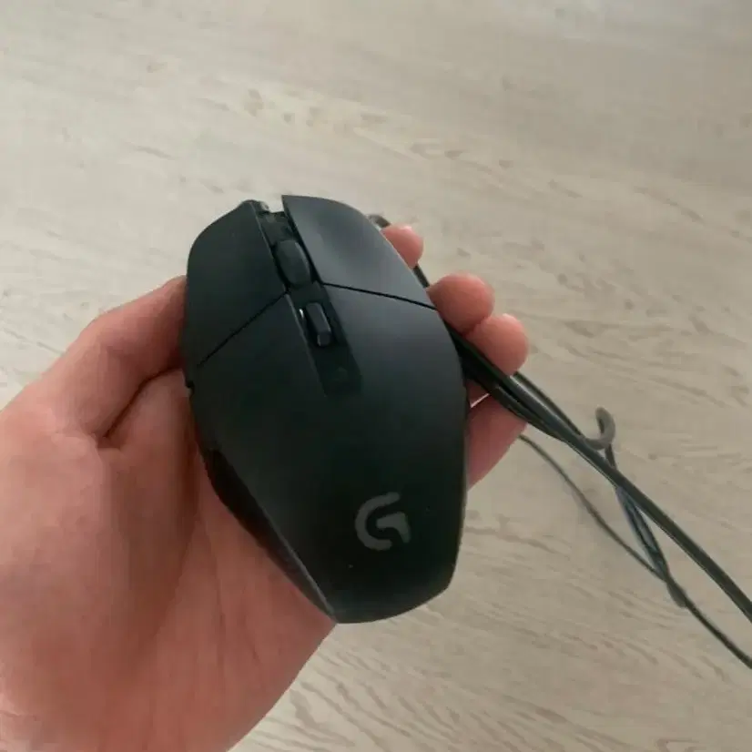 로지텍 g302 게이밍 마우스 