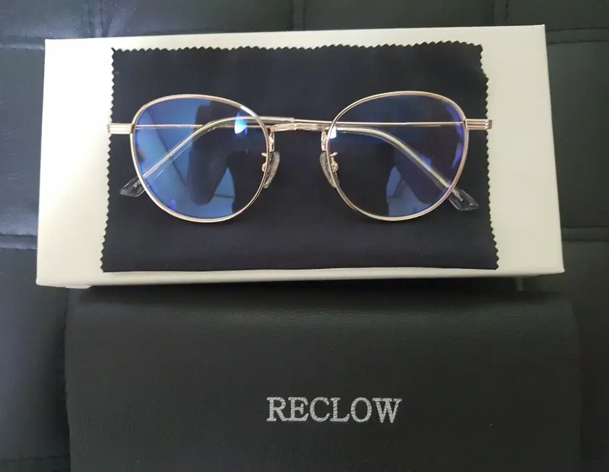 Recluse Premium Eyewear