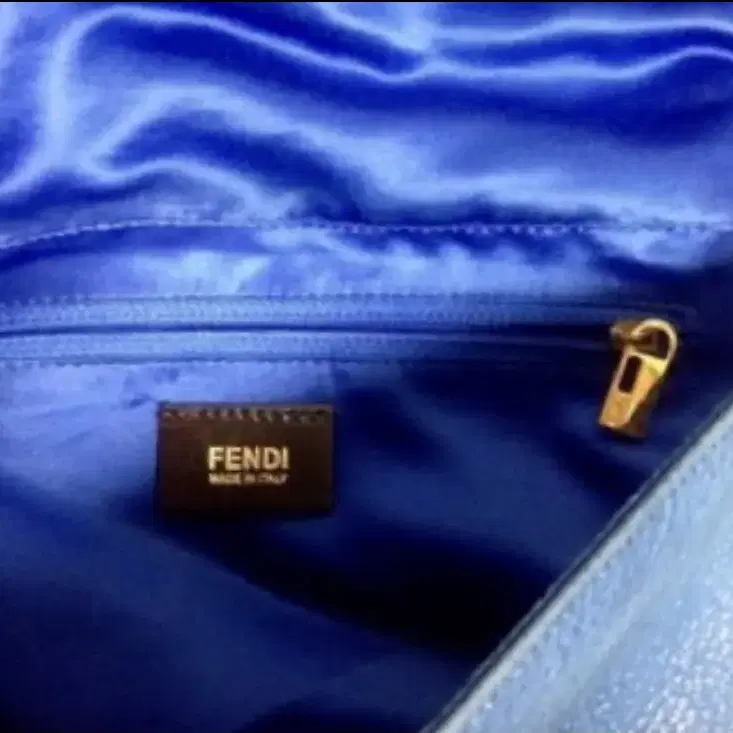 Fendi 펜디 바게트 맘마백 블루