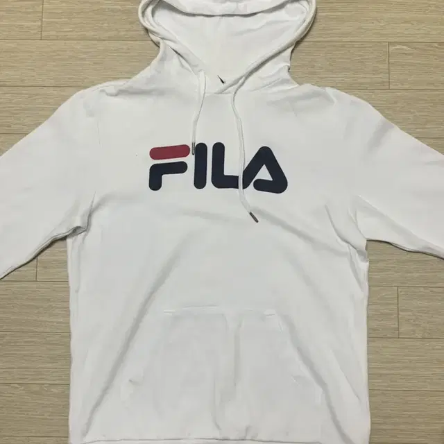 FILA 흰색 후드티 xl사이즈 팝니다~