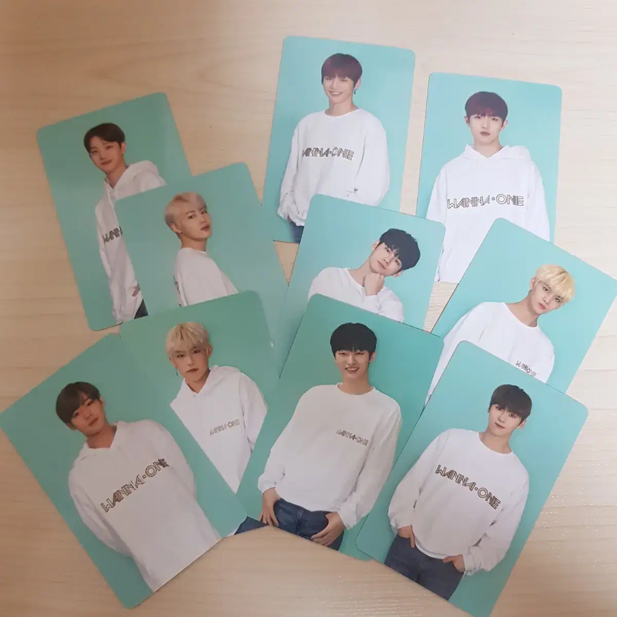 Wanna One seasons greetings photocard WANNAONE