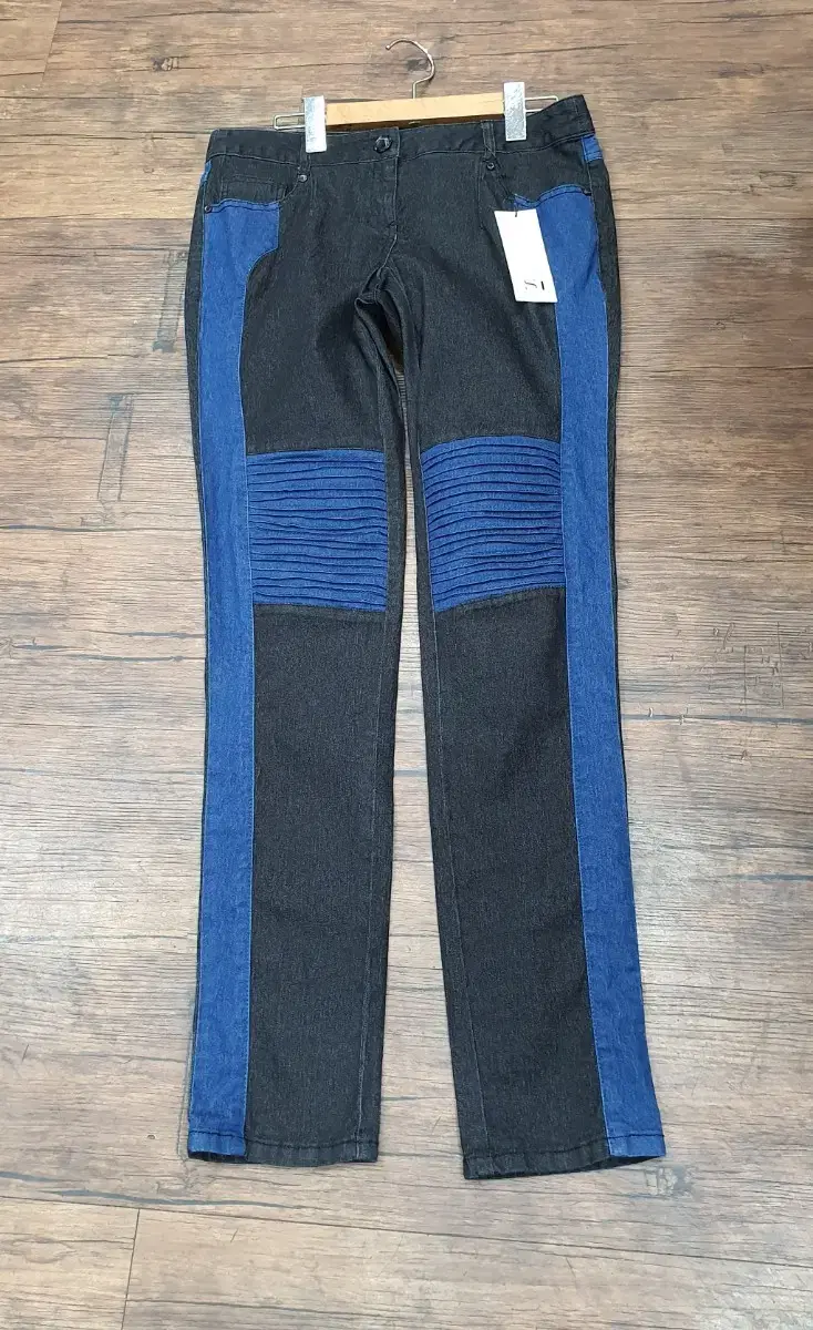 Jin Pants/Si Brand