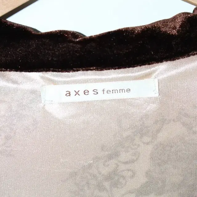 axes femme 벨벳카라 레이스원피스 [21081314]