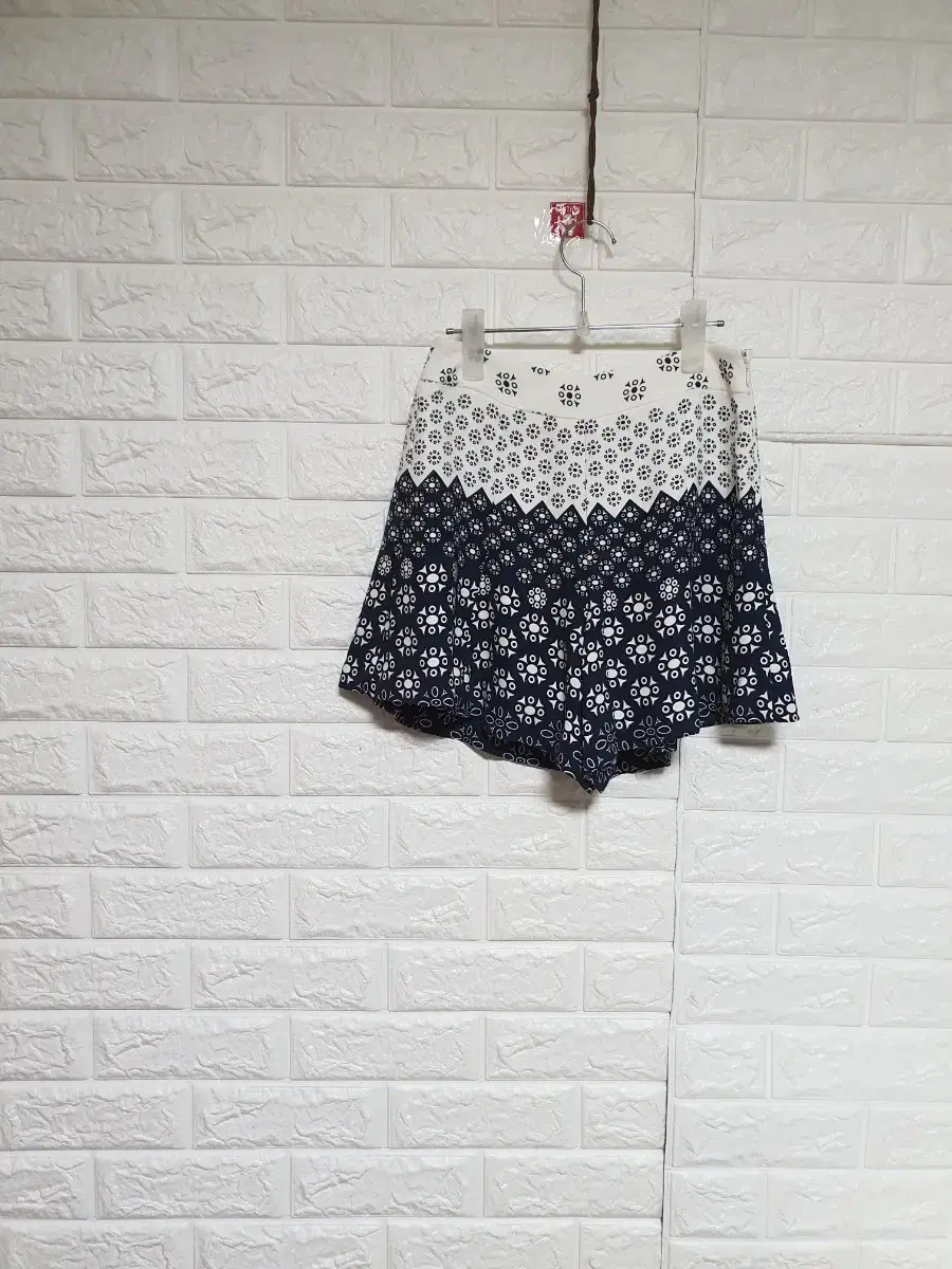 Almost New) Loom Chiffon Shorts s