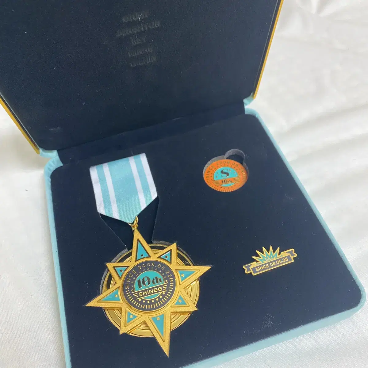 Shinee 10th Anniversary Medal