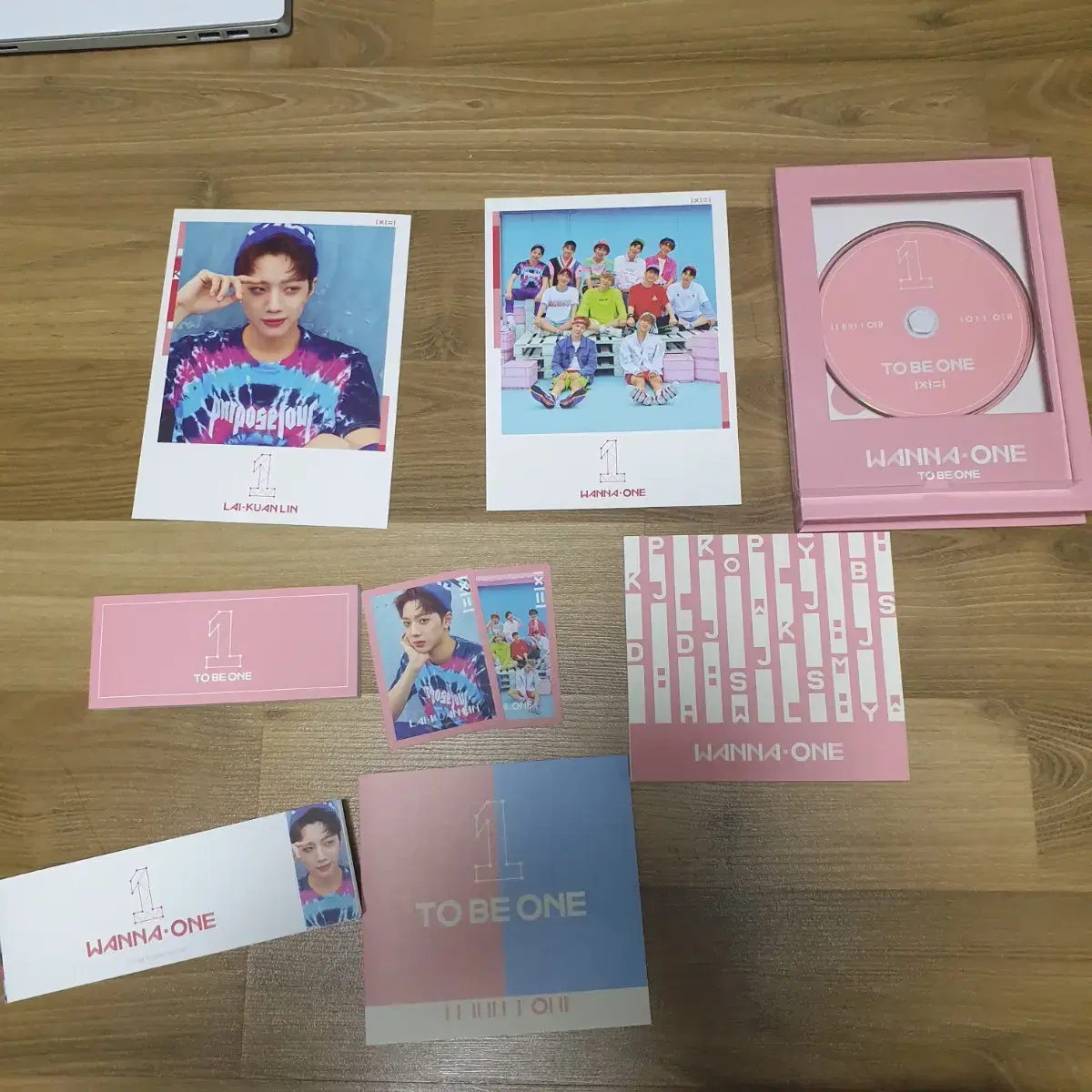 Wanna One album sell (pink version) To Be ONE (shipping included)