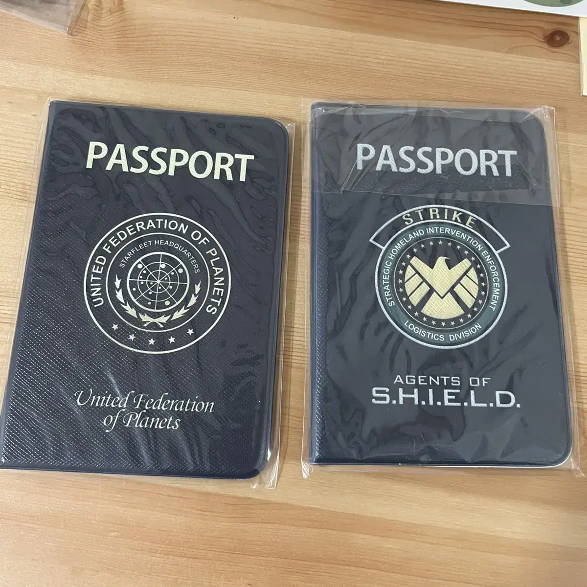 Shield, Star Trek passport case