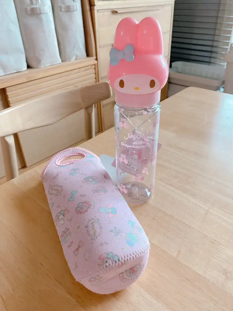 My Melody Bottle & Pow Set