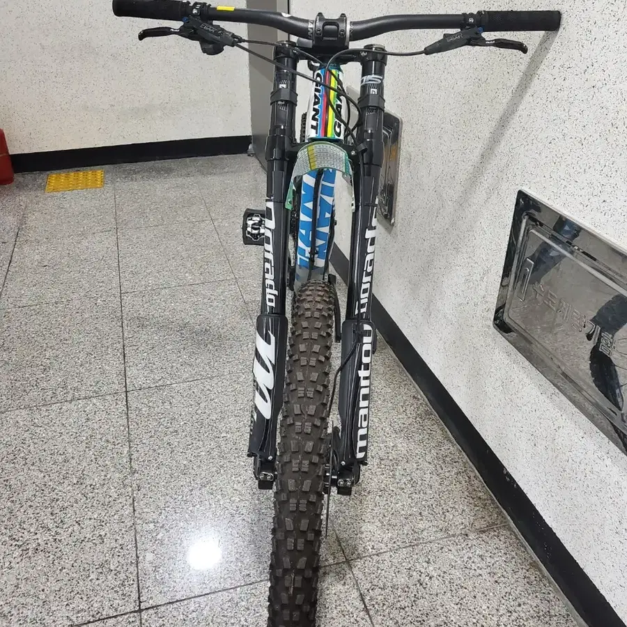 자이언트 다운힐 자전거 MTB